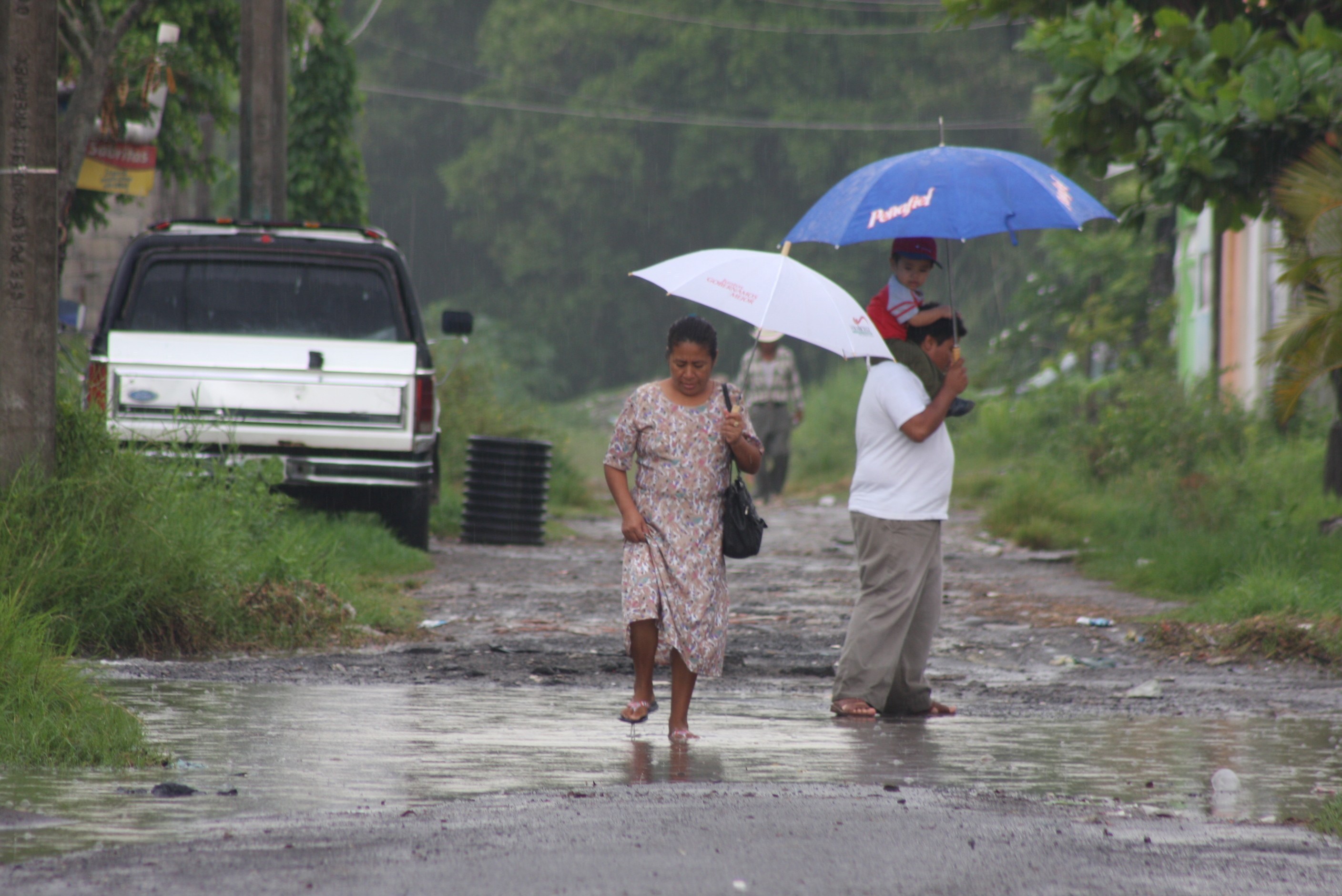 Más de 5.000 familias afectadas por lluvias en todo el país