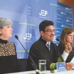 Patricia Linares, presidenta de la JEP; Jesús Bobadilla y Caterina Heyck, magistrados de la Sección de Revisión