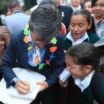 Alcaldesa Claudia López le dio la bienvenida a 780 mil niños, niñas, jóvenes y adultos que hoy empezaron clases en los 398 colegios públicos de la ciudad,
