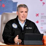 El Presidente Iván Duque Márquez se conectó este sábado por Facebook Live y durante media hora respondió las preguntas de los colombianos sobre la cuarentena nacional y las medidas adoptadas para hacer frente a la pandemia del coronavirus.