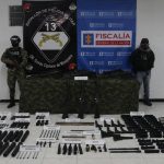 14 fusiles y 3 lanzagranadas hacían parte del material que iba a ser entregado a los grupos armados organizados en diferentes regiones del país, y que fue incautado por 
@Ejercito_Div5
 con 
@FiscaliaCol
, en una operación de inteligencia en Bogotá.