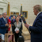 El presidente de Estados Unidos, Donald Trump (d), se reunió con su homólogo mexicano, Andrés Manuel López Obrador (izq) en la Casa Blanca, en Washington, Fotos Presidencia de México