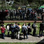 Foto desempleados haciendo una fila en busca de trabajo en Bogotá. 
REUTERS/Luisa Gonzalez