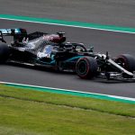 El Mercedes de Lewis Hamilton en acción durante la clasificación del Gran Premio de Gran Bretaña en el circuito de Silverstone, Reino Unido. Will Oliver/Pool REUTERS