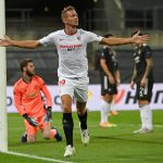El holandés Luuk de Jong celebra el gol del triunfo 2-1 del Sevilla ante el United por las semifinales de la Europa League. Colonia, Alemania. Ina Fassbender/Pool via REUTERS
