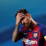 El futbolista del FC Barcelona, Lionel Messi, se toma la cabeza durante el partido contra el Bayern de Múnich por la Champions League, Manu Fernández/Pool vía REUTERS