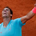 Nadal celebrando tras vencer al argentino Diego Schwartzman en las semifinales del Abierto de Francia. Oct 9, 2020 REUTERS/Christian Hartmann