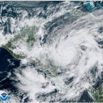 Una imagen satelital del huracán Eta aproximándose a las costas de Nicaragua en Centroamérica como un ciclón de categoría 4.  Nov 3, 2020. NOAA/Handout via.