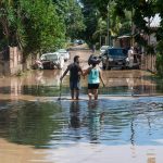 Calle inundada tras el paso de 'Eta' por San Pedro Sula, Honduras