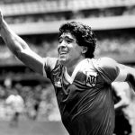 Diego Maradona celebrando tras marcar el gol del triunfo ante Inglaterra por los cuartos de final del Mundial de 1986. REUTERS/Ted Blackbrow