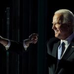 El presidente electo de los EEUU, Joe Biden, durante un mitin electoral, tras anunciarse que había ganado las elecciones presidenciales del 2020 en Wilmington, Delaware, EEUU, el 7 de noviembre de 2020. REUTERS/Kevin Lamarque