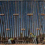 Construcción del muro fronterizo con México.