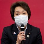 Seiko Hashimoto, presidenta del Comité Organizador de los Juegos Olímpicos de Tokio 2020, asiste a una rueda de prensa tras la reunión de la Junta Ejecutiva de Tokio 2020, en Tokio, Japón, 18 de febrero de 2021. REUTERS/Yuichi Yamazaki