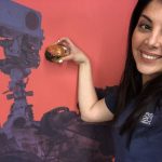 Diana Trujillo, líder de la fase de superficie de Mars 2020 Arm Science..Tomada de video via Reuters