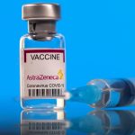 Vial con etiqueta de vacuna COVID-19 de AstraZeneca. REUTERS/Dado Ruvic/