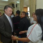 Pte JM Santos con Indígenas en el Cauca 04 - copia