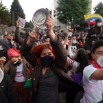 Manifestantes protestan contra el Gobierno del presidente colombiano, Iván Duque, en Bogotá, Colombia, 4 de mayo, 2021. REUTERS/Nathalia Angarita