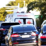 Una comitiva presidencial con la ambulancia que traslada al mandatario Jair Bolsonaro sale de un hospital militar en Brasilia, Brasil, Julio 14, 2021. REUTERS/Adriano Machado