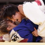 La judoca japonesa Uta Abe en acción ante la brasileña Larissa Pimenta 
REUTERS/Hannah Mckay