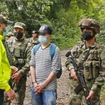 La Policía y el Ejército de Colombia confirmaron la captura de Henry Darío Areiza Jaramillo, conocido como alias ‘Machín’ o ‘Santiago’, uno de los responsables del desplazamiento forzado de más de 4 mil personas en el municipio de Ituango (Antioquia), el 3 de agosto de 2021. Policía De Colombia - Handout Agencia Anadolu)