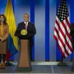 El Presidente Iván Duque Márquez y el Embajador de Estados Unidos en Colombia, Philip Goldberg, anunciaron medidas de cooperación para ayudar a ciudadanos evacuados de Afganistán.Fotografía: Nicolás Galeano– PRESIDENCIA