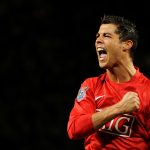 Cristiano Ronaldo celebra tras anotar un gol en el partido entre el Manchester United y el West Ham United por la Premier League, en Old Trafford, Manchester, Inglaterra - Octubre 29, 2008 REUTERS/Toby Melville