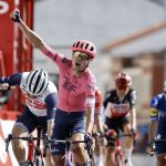 El danés Magnus Cort Nielsen ganó el viernes la accidentada etapa número 19 de la Vuelta a -Luis Angel Gomez   Photo Gomez Spo
