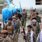 Hombres preparándose para la defensa del territorio ante el avance talibán en Panjshir, Afganistan Ago 22, 2021. Aamaj News Agency via REUTERS