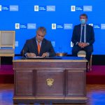Presidente Iván Duque firmó decretos mediante los cuales se fija salario mínimo y auxilio de transporte para 2022