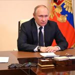 El presidente ruso, Vladimir Putin, emite evaluaciones durante su reunión con los funcionarios del Consejo de Seguridad de Rusia, el 3 de marzo de 2022, en Moscú, Rusia. Foto Oficina del prensa del Kremlin