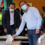 Gustavo Petro deposita su voto en las Elecciones legislativas y para la Consulta Presidencial