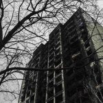 Un edificio destruido después de un bombardeo ruso evidencia la brutalidad de la guerra en Kiev, Ucrania, el 30 de marzo de 2022. (Metin Aktas - Agencia Anadolu)