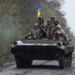Defensores ucranianos repelen 14 ataques y destruyen 60 unidades de equipo enemigo