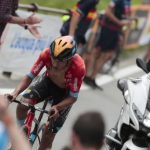 Un valiente esfuerzo del joven colombiano Santiago Buitrago,terminando en segundo lugar en la cima de Cogne en la etapa 15 del Girodi de Italia