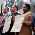 Gustavo Petro recibe su credencial como Presidente de Colombia