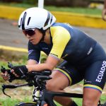 La ciclista ecuatoriana Miryam Maritza Nuñez compite en contrarreloj individual femenina en el ciclismo hoy, de los XIX Juegos Bolivarianos en Valledupar (Colombia). EFE/Luis Eduardo Noriega A.