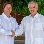 Los presidentes de Colombia y Uruguay suscribieron este viernes un tratado de cooperación judicial y de extradición, así como dialogaron sobre temas comerciales y de inversión.