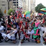 En medio de un ambiente festivo, decenas de personas marcharon este domingo en varias ciudades de Colombia con motivo del Orgullo LGTBI+ en el que mostraron los avances en derechos logrados