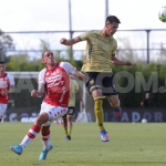 Águilas Doradas se estrenó en la Liga 2022-II ante Independiente Santa Fe en un juego que finalizó 2-2 y que tuvo alta participación del VAR. Foto DIMAYOR
