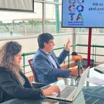 El secretario Alfredo Bateman con comparte y explica a los medios de comunicación, resultados publicados por el DANE sobre el crecimiento PIB de Bogotá en el segundo trimestre de 2022.