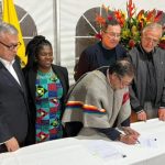 El presidente Gustavo Petro sancionó la ley 418, con la que se pondría en marcha el proceso de 'paz total' .Foto Presidencia