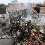 Ocho muertos al caer avioneta sobre una zona residencial  en Medellín