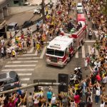 Camión de bomberos transporta el ataúd con el cuerpo de Pelé al Memorial Necrópolis Ecuménica, en Santos Foto Edilson Dantas