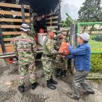 Más de nueve toneladas de ayuda humanitaria para Rosas, Cauca gracias a la solidaridad de Popayán y el apoyo del Ejército