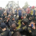 "Dos horas aguantando, mi general. Dos horas": Policías retenidos por comunidades en Caquetá. Foto Grupo Orden Público