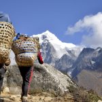 Los humanos que escalan el Everest están dejando microbios congelados_