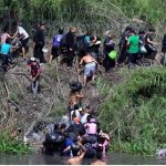 *Como “caótica” calificaron situación de migrantes en la frontera de México con Estados Unidos.