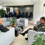 El ministro de Defensa, Iván Velásquez se reunió a esta hora con el director de la Policía, General William Salamanca