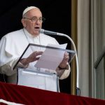 Papa Francisco lamentó ataque terrorista contra escuela en Uganda