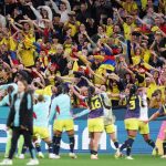 Jugadoras de  la Selección Colombia celebran triunfon con sus seguidores.Foto FIFA